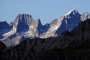 68 Zoom in Badile e Cengalo con cresta Pegherolo in primo piano